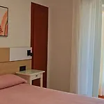 ホスタル バイア カディス