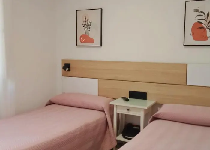 ホスタル バイア 2* カディス